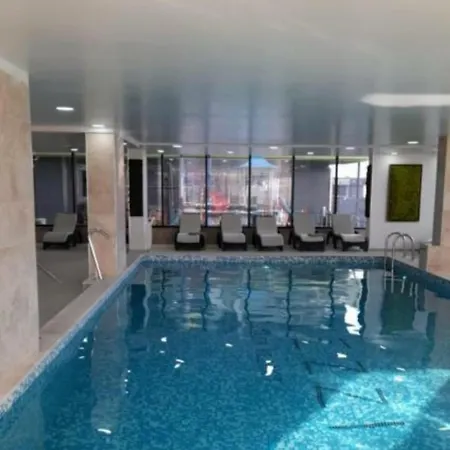 Stunning Pool & Mamaia Nord 10 M De Plaja Apartment Navodari