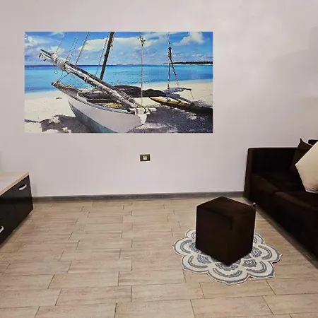 Stunning Pool & Mamaia Nord 10 M De Plaja Apartment