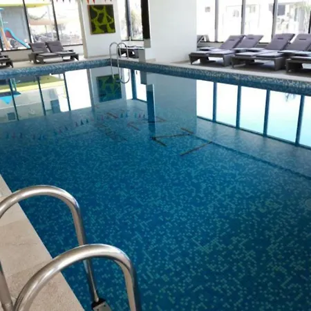 Stunning Pool & Mamaia Nord 10 M De Plaja *
