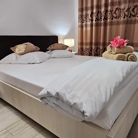 Apartment Stunning Pool & Mamaia Nord 10 M De Plaja