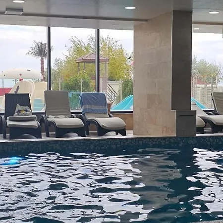 アパート Stunning Pool & Mamaia Nord 10 M De Plaja