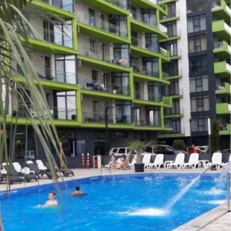 Stunning Pool & Mamaia Nord 10 M De Plaja Apartment *