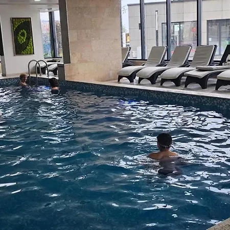 アパート Stunning Pool & Mamaia Nord 10 M De Plaja ナボダリ