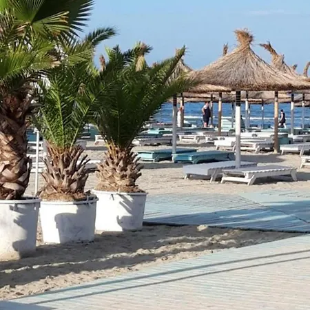 Stunning Pool & Mamaia Nord 10 M De Plaja Apartment Navodari