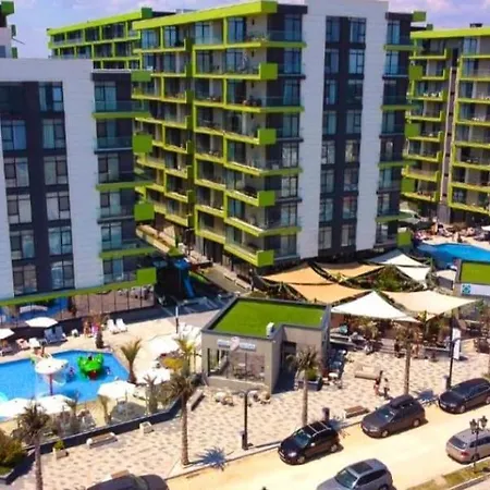 Stunning Pool & Mamaia Nord 10 M De Plaja ナボダリ