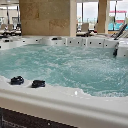Stunning Pool & Mamaia Nord 10 M De Plaja Apartment Navodari