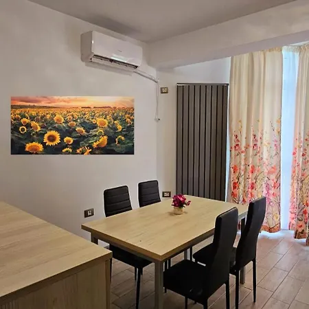 Stunning Pool & Mamaia Nord 10 M De Plaja Apartamento *